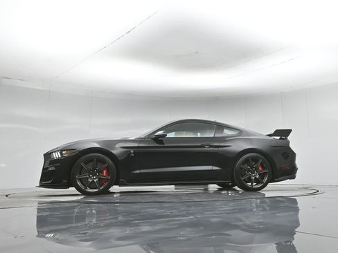 Certified 2021 Ford Mustang Shelby GT500 w/ Carbon Fiber Track Pack RWD image 49