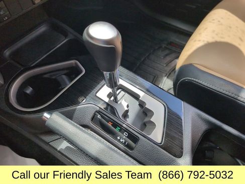 Used 2017 Toyota RAV4 Limited AWD/4WD image 23