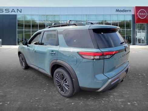 New 2026 Nissan Pathfinder SL image 6