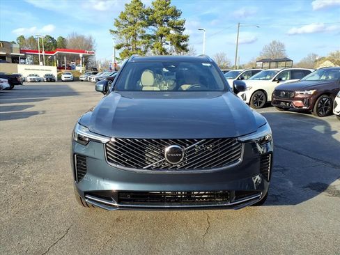 New 2026 Volvo XC90 B6 Core image 9