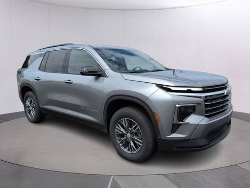 Certified 2026 Chevrolet Traverse LT FWD image 9