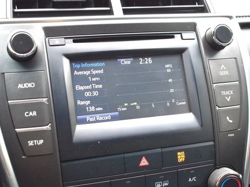 Used 2016 Toyota Camry LE FWD image 17