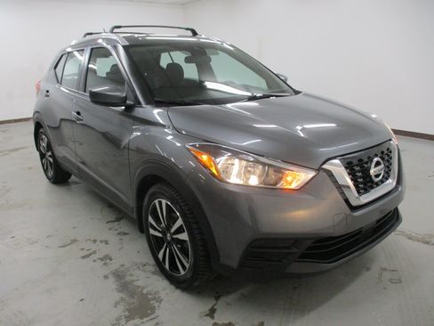 Used 2020 Nissan Kicks SV w/ Exterior Package FWD image 1