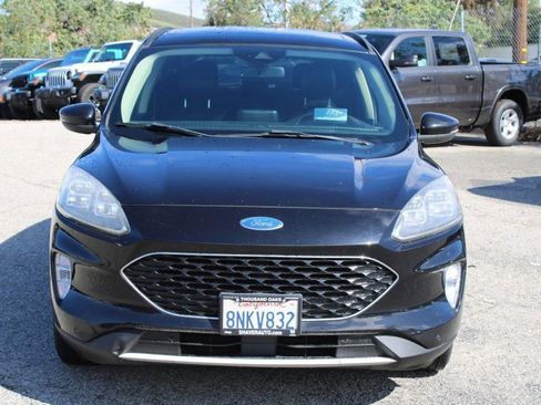 Used 2020 Ford Escape Titanium image 2