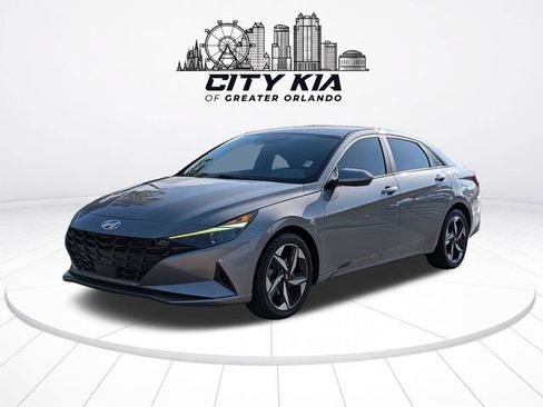Used 2023 Hyundai Elantra SEL w/ Convenience Package FWD image 2