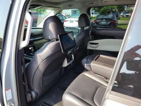 Used 2023 Kia Carnival SX Prestige FWD image 13