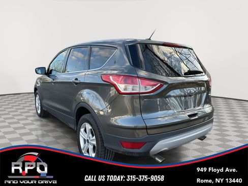 Used 2015 Ford Escape SE image 3