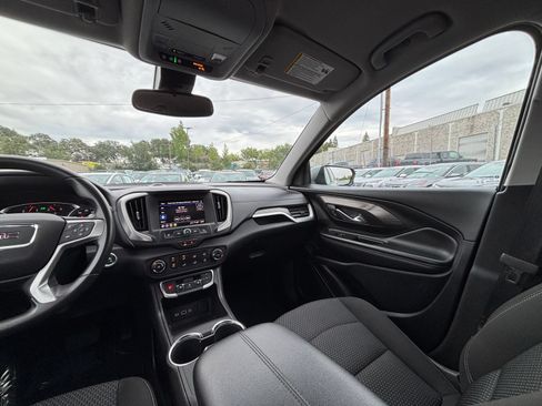 Used 2024 GMC Terrain SLE FWD image 29