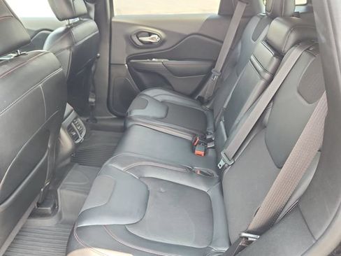 Used 2015 Jeep Cherokee Trailhawk w/ Cold Weather Group AWD/4WD image 17