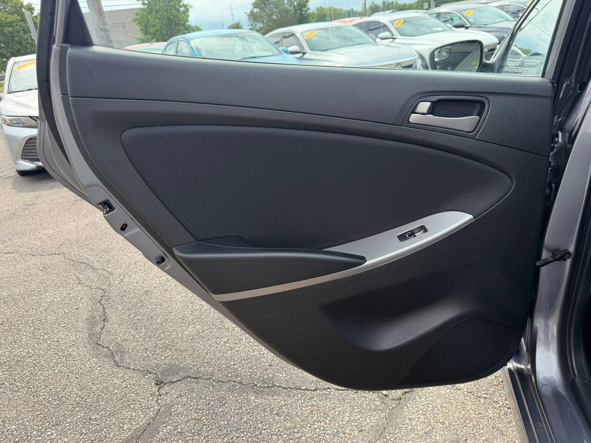 Used 2017 Hyundai Accent SE FWD image 20