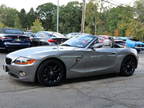 Used 2004 BMW Z4 2.5i image 10