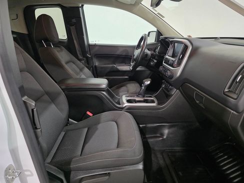 Used 2022 Chevrolet Colorado LT w/ Fleet Safety Package image 21