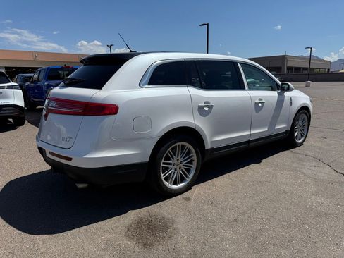 Used 2019 Lincoln MKT AWD image 5