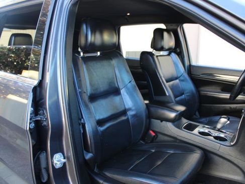 Used 2018 Jeep Grand Cherokee Limited RWD image 10