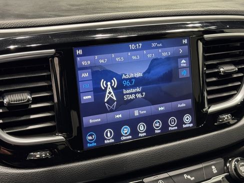 Used 2018 Chrysler Pacifica Touring Plus w/ S Appearance Package image 12