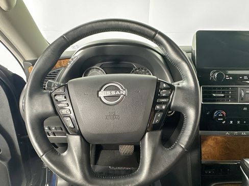 Used 2024 Nissan Armada SL image 11
