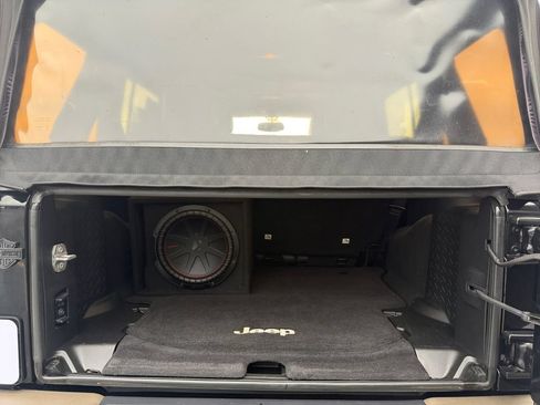 Used 2017 Jeep Wrangler Unlimited Sahara AWD/4WD image 19