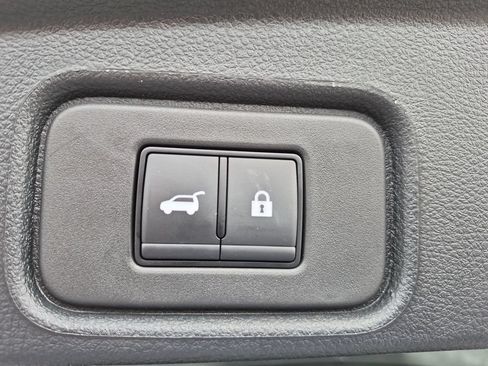 Used 2025 Nissan Pathfinder SL AWD/4WD image 27