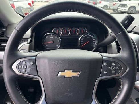 Used 2017 Chevrolet Suburban LT RWD image 26