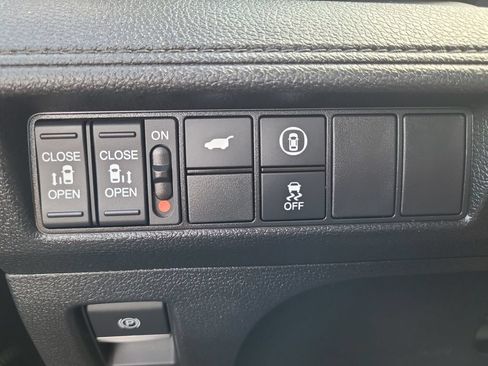 Used 2023 Honda Odyssey EX-L image 25
