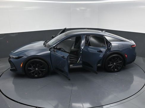 Used 2025 Toyota Crown Nightshade image 27