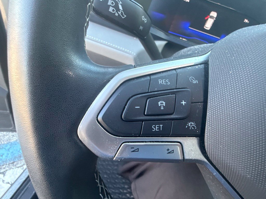 Certified 2024 Volkswagen Taos SE w/ Panoramic Sunroof Package FWD image 19