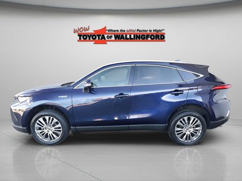 Certified 2021 Toyota Venza XLE w/ Softex Package image 2