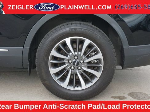 Used 2022 Lincoln Nautilus AWD w/ Premium Package image 9