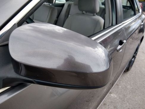 Used 2015 Toyota Camry LE image 11