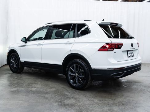 Used 2024 Volkswagen Tiguan SE image 4