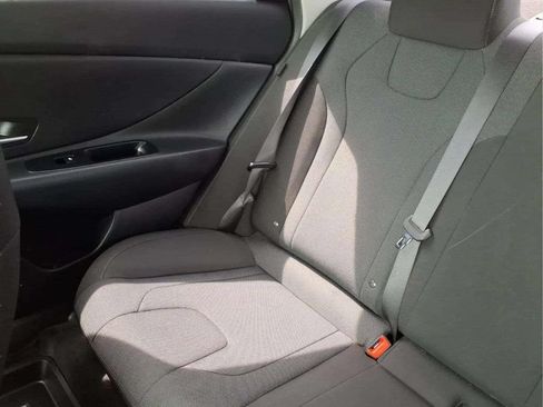 Used 2025 Hyundai Elantra SE FWD image 16