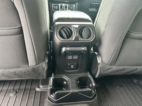 Used 2020 Jeep Wrangler Unlimited Sahara w/ Uconnect 4C Nav & Sound Group AWD/4WD image 16