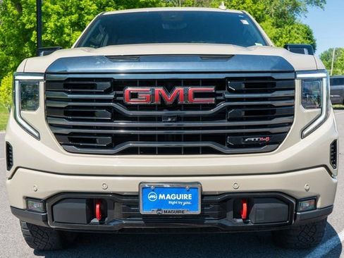 Used 2023 GMC Sierra 1500 AT4 w/ AT4 Premium Package AWD/4WD image 3