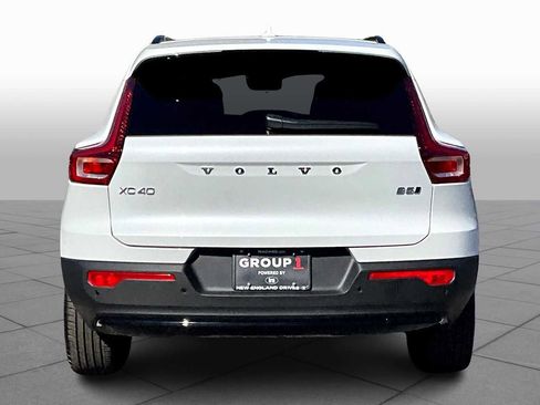 New 2025 Volvo XC40 B5 Plus w/ Protection Package Premier image 4