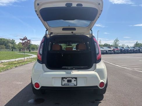 Used 2016 Kia Soul ! w/ Umber Package 1 FWD image 9