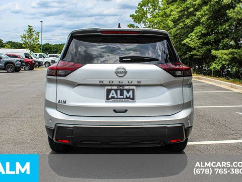 Used 2024 Nissan Rogue S FWD image 10