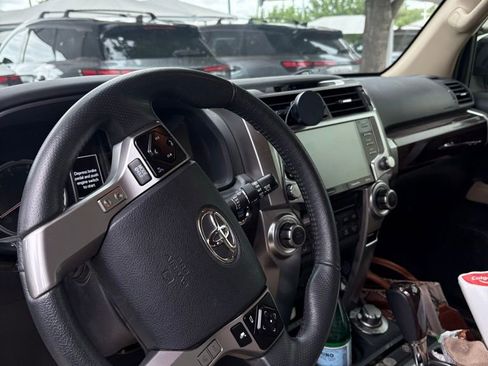 Used 2022 Toyota 4Runner Limited AWD/4WD image 9