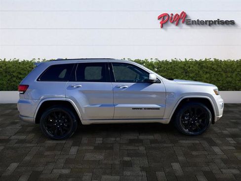 Used 2020 Jeep Grand Cherokee Altitude image 7
