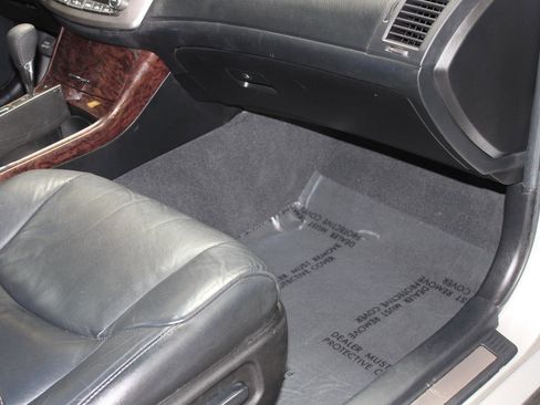 Used 2011 Toyota Avalon FWD image 34