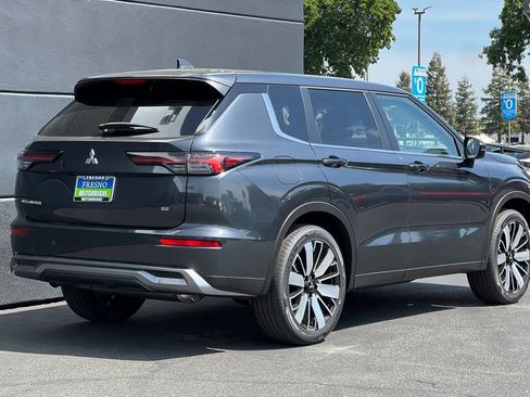 New 2026 Mitsubishi Outlander SE FWD image 5