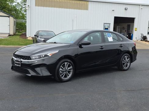 Used 2023 Kia Forte LXS FWD image 5