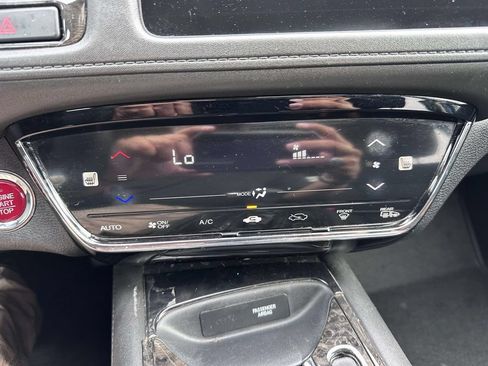 Used 2018 Honda HR-V EX image 25