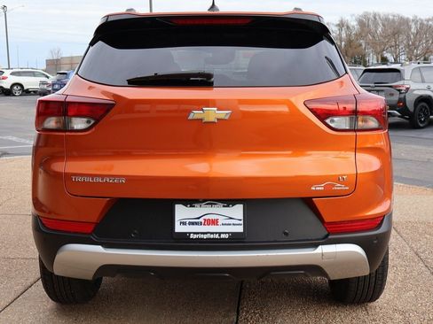 Used 2022 Chevrolet TrailBlazer LT w/ Driver Confidence Package image 5