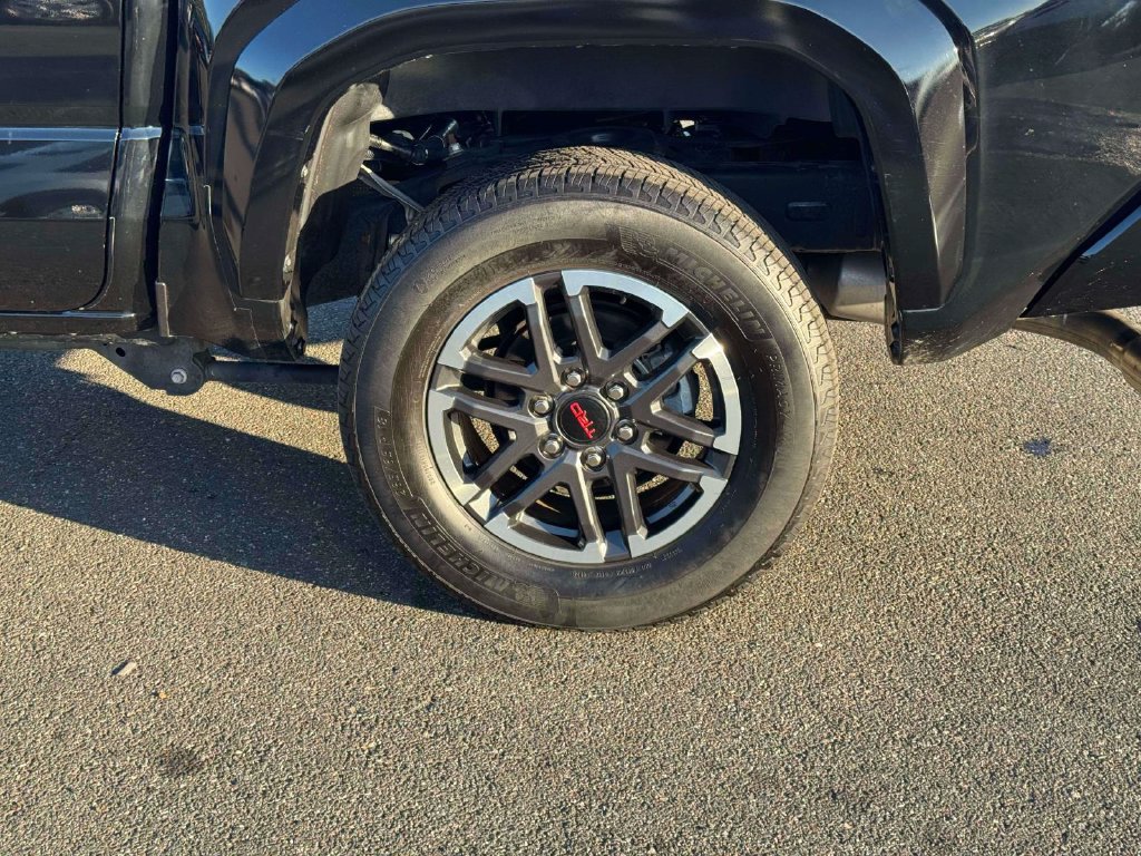 Used 2025 Toyota Tacoma TRD Sport AWD/4WD image 11