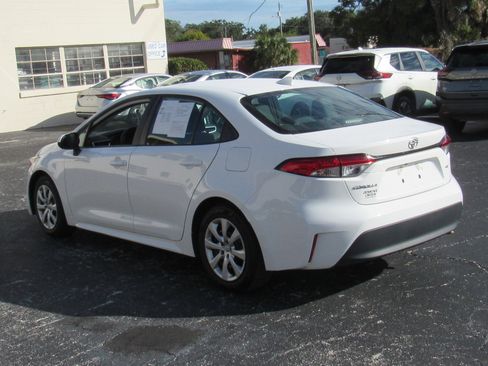Used 2024 Toyota Corolla LE image 5