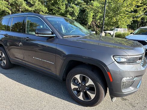 Used 2024 Jeep Grand Cherokee Limited 4xe AWD/4WD image 5