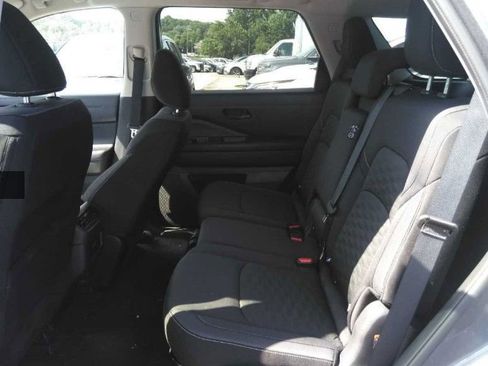 Used 2024 Nissan Pathfinder SV AWD/4WD image 10