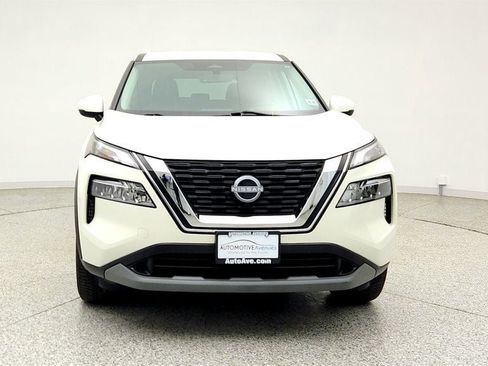 Used 2022 Nissan Rogue SV AWD/4WD image 2