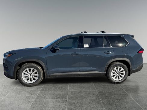 New 2026 Toyota Grand Highlander XLE image 2