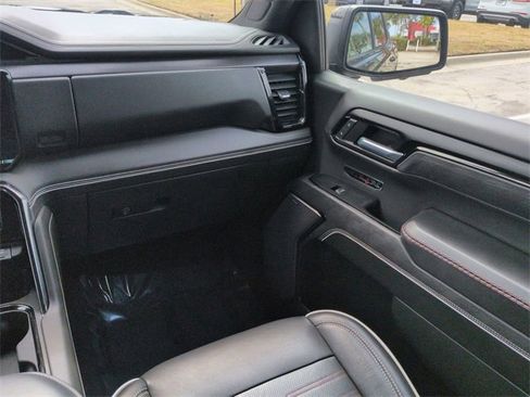 Used 2022 GMC Sierra 1500 AT4X image 17